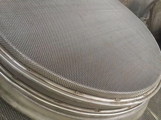 A máquina circular giratória da tela de vibração pulveriza o revestimento peneirando a máquina
